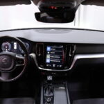 Volvo - V60 Cross Country - D4 AWD Business aut // ACC / Pilot Assist / VOC / Webasto / Keyless / Koukku / AppleCarPlay // - Farmari