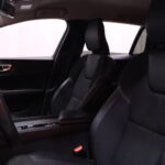 Volvo - V60 Cross Country - D4 AWD Business aut // ACC / Pilot Assist / VOC / Webasto / Keyless / Koukku / AppleCarPlay // - Farmari