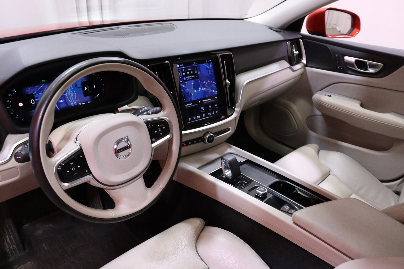 Volvo - V60 Cross Country - B4 AWD D-MHEV Business Plus aut // 1.om Suomi-auto / Merkkihuollettu / ACC / VOC / PA-lämmitin / H&K / Koukku // - Farmari