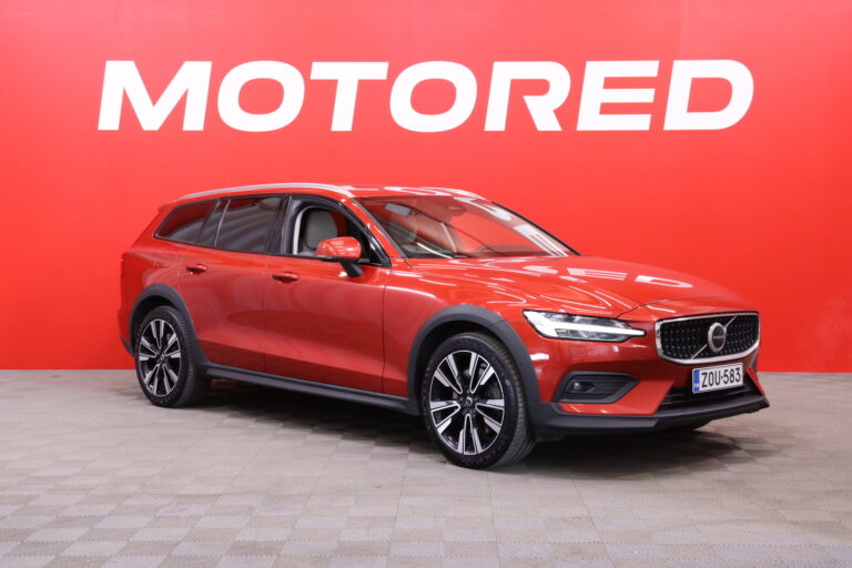 Volvo - V60 Cross Country - B4 AWD D-MHEV Business Plus aut // 1.om Suomi-auto / Merkkihuollettu / ACC / VOC / PA-lämmitin / H&K / Koukku // - Farmari