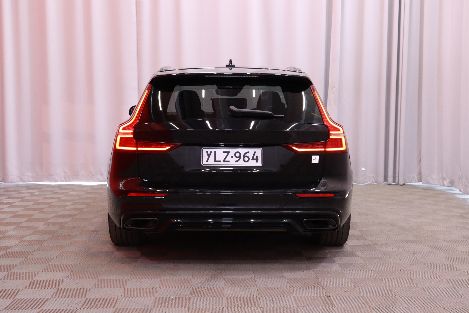 Volvo - V60 - T8 TwE AWD Polestar R-Desing aut // H&K / Navi / BLIS / Vetokoukku / KeyLess / Panorama / 360° kamera // - Farmari