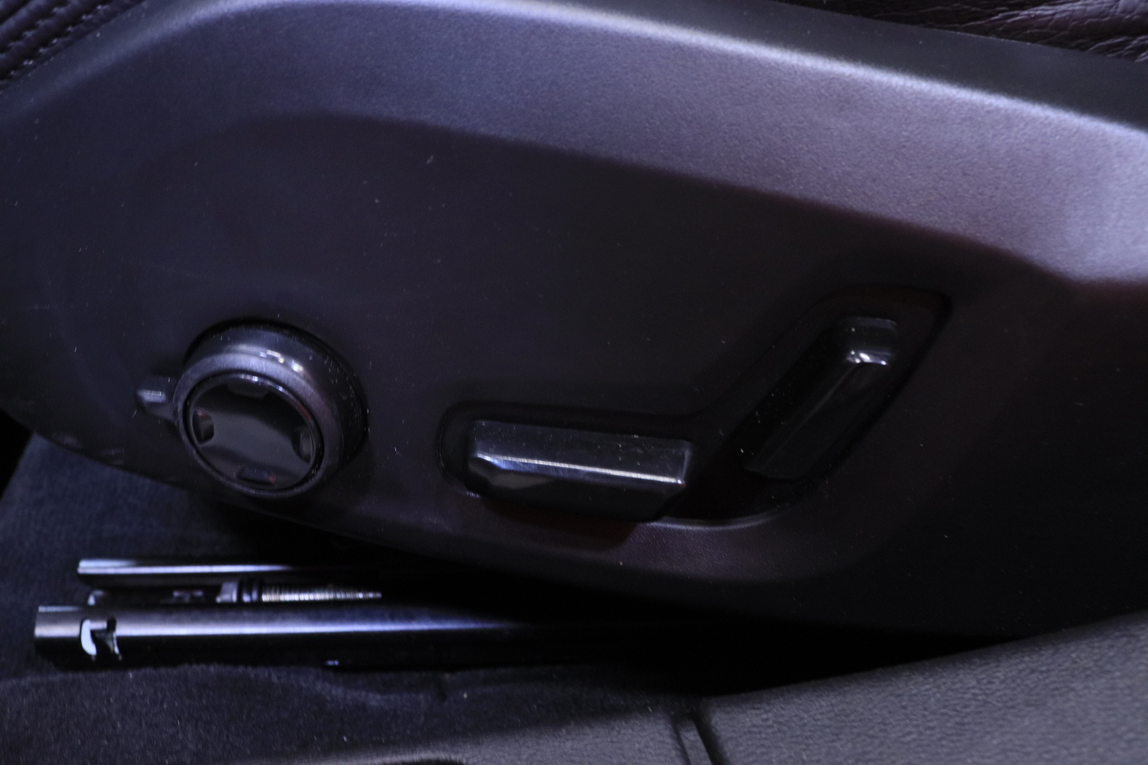 Volvo - V60 - T8 TwE AWD R-Design aut / Webasto / VOC / 360° / Pilot assist / HUD / LED High Level / Dynamic alusta / - Farmari