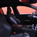 Volvo - V60 - T8 TwE AWD R-Design aut / Webasto / VOC / 360° / Pilot assist / HUD / LED High Level / Dynamic alusta / - Farmari