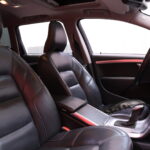 Volvo - V70 - D4 R-Design aut // Webasto / Koukku / Nahat / Keyless / Navi // - Farmari
