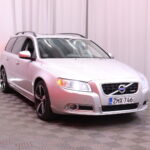 Volvo - V70 - D4 R-Design aut // Webasto / Koukku / Nahat / Keyless / Navi // - Farmari