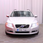 Volvo - V70 - D4 R-Design aut // Webasto / Koukku / Nahat / Keyless / Navi // - Farmari