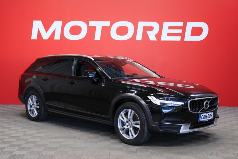 Volvo - V90 Cross Country - D4 AWD Plus aut / Webasto / ACC / H&K / Koukku / Kamera / VOC / - Farmari