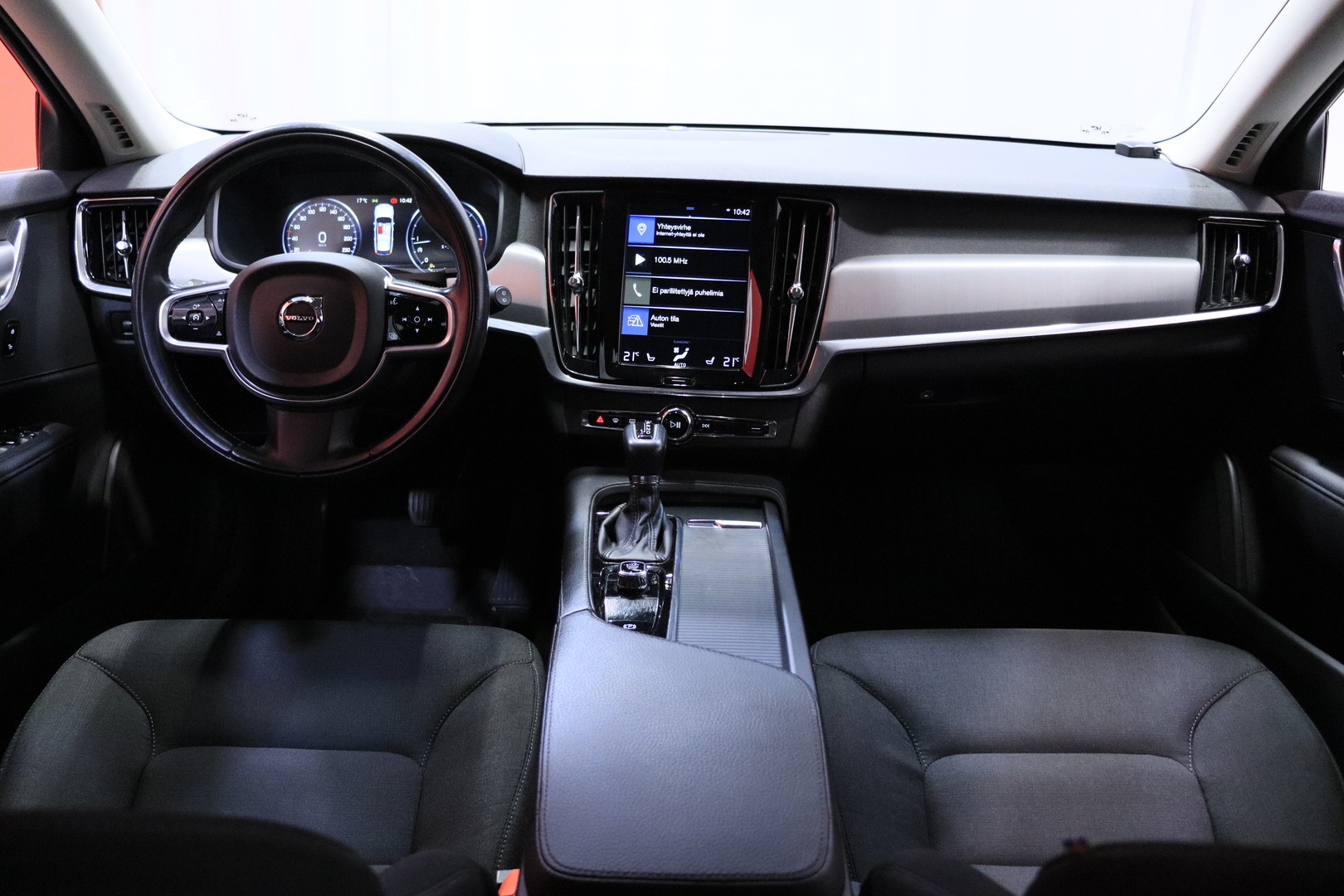 Volvo - V90 - D3 Momentum aut // Webasto / Pilot assist / VOC / P.Tutka / - Farmari