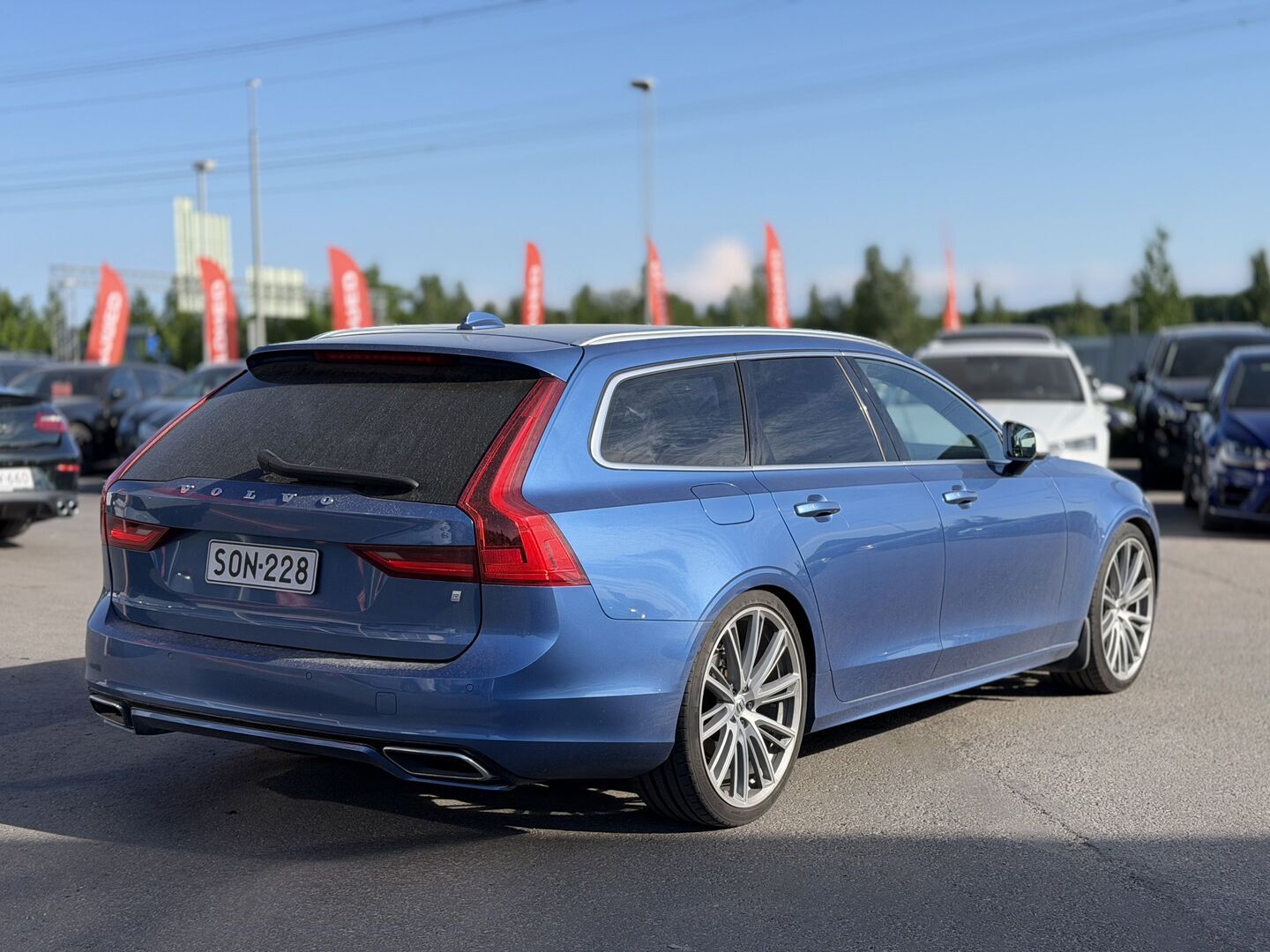 Volvo - V90 - D3 R-Design aut - Farmari