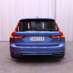 Volvo - V90 - D3 R-Design aut // LED / Adapt.vakkari / Pilot assist / Webasto / Koukku / VOC / Navi / Keyless / Tutkat / Lohkolämmitin - Farmari