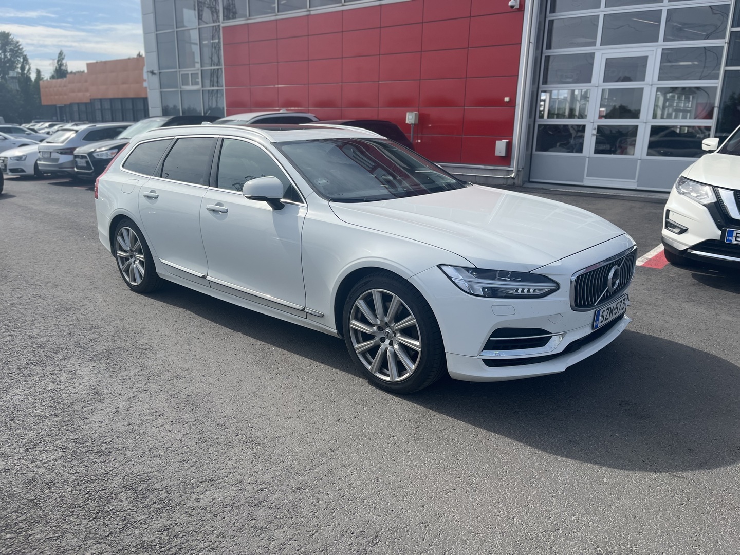 Volvo - V90 - T8 TwE AWD Inscription aut // SUOMI-auto / Pa-lämmitin / Panorama / - Farmari