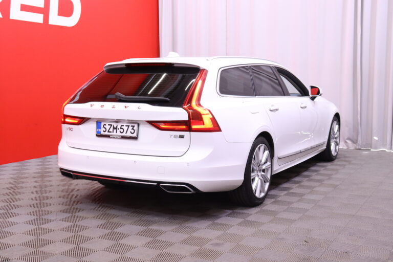 Volvo V90