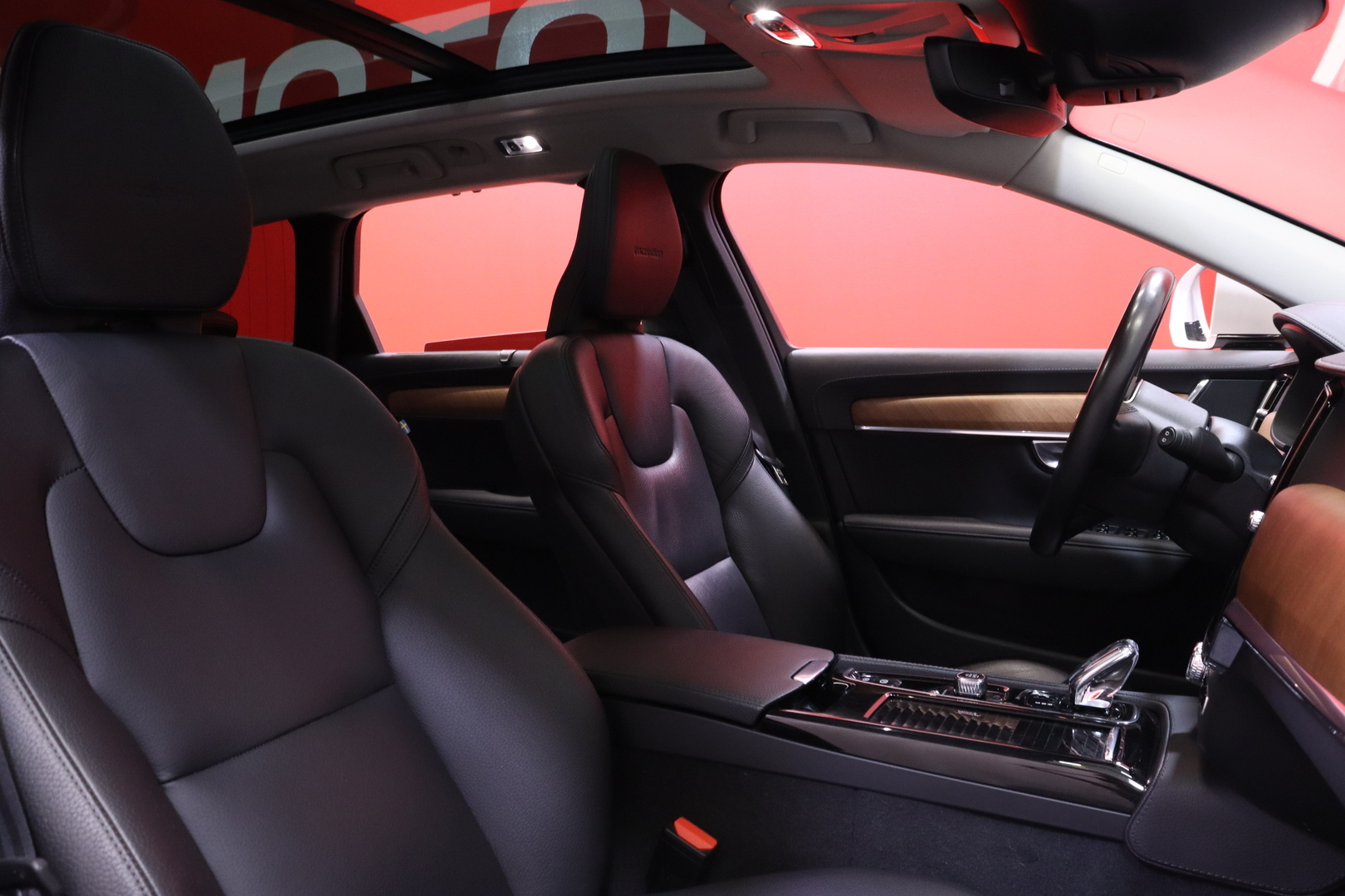 Volvo - V90 - T8 TwE AWD Inscription aut // Suomi-auto / Pilot Assist / AppleCarPlay / Panorama / ACC / Pa-lämmitin / BLIS // - Farmari