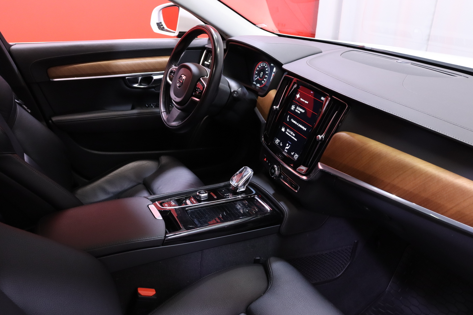 Volvo - V90 - T8 TwE AWD Inscription aut // Suomi-auto / Pilot Assist / AppleCarPlay / Panorama / ACC / Pa-lämmitin / BLIS // - Farmari
