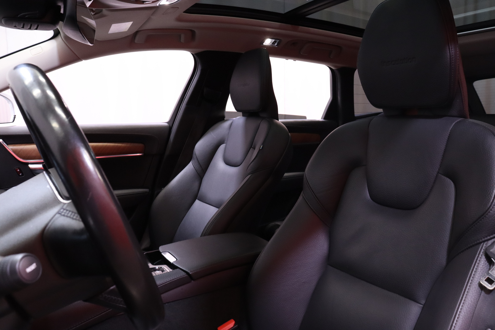 Volvo - V90 - T8 TwE AWD Inscription aut // Suomi-auto / Pilot Assist / AppleCarPlay / Panorama / ACC / Pa-lämmitin / BLIS // - Farmari