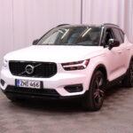 Volvo - XC40 - T5 Twin Engine R-Design Business aur // 1-om. Suomi-auto / Webasto / Pilot assist / VOC / H&K / Blis / 360° / LED // - Maastoauto