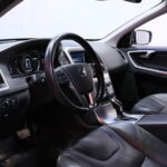 Volvo - XC60 - D5 AWD 162kW Business Classic Edition aut // ACC / Webasto / Koukku / VOC / Harman & Kardon / Muistipenkki / Nahat / - Maastoauto