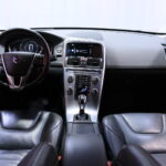 Volvo - XC60 - D5 AWD 162kW Business Classic Edition aut // ACC / Webasto / Koukku / VOC / Harman & Kardon / Muistipenkki / Nahat / - Maastoauto