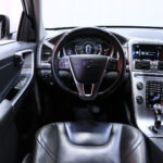 Volvo - XC60 - D5 AWD 162kW Business Classic Edition aut // ACC / Webasto / Koukku / VOC / Harman & Kardon / Muistipenkki / Nahat / - Maastoauto