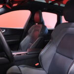 Volvo - XC60 - T8 TwE AWD R-Design aut // Suomi-auto / Pilot Assist / Webasto / Panorama / Koukku / Kamera // - Maastoauto
