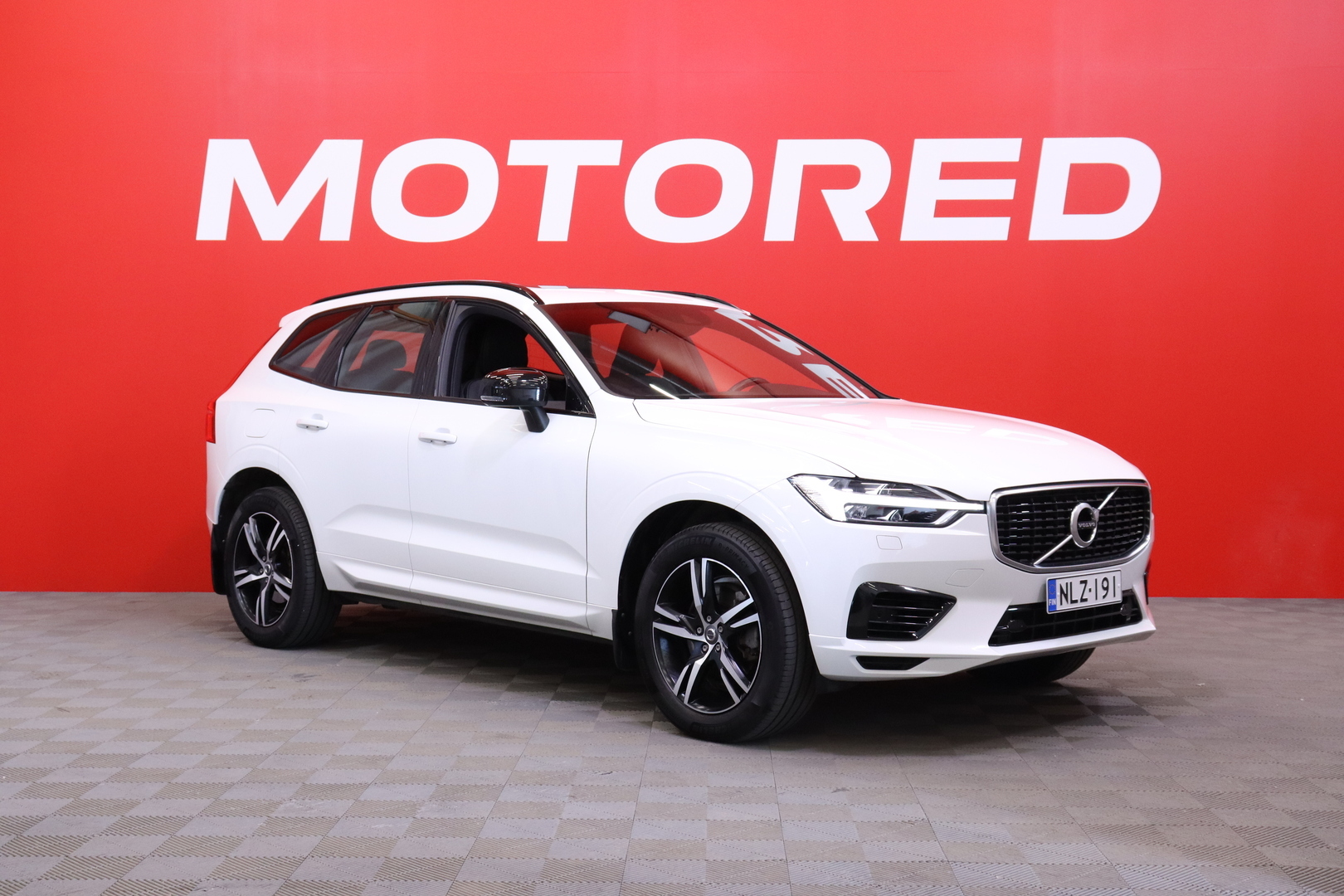 Volvo - XC60 - T8 TwE AWD R-Design aut // Suomi-auto / Pilot Assist / Webasto / Panorama / Koukku / Kamera // - Maastoauto