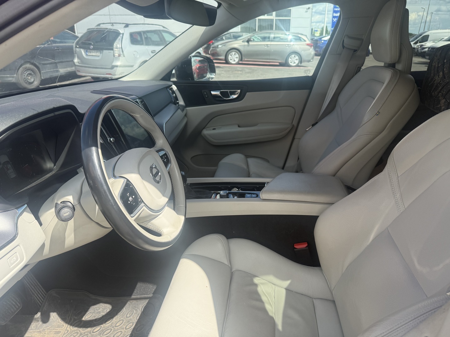 Volvo - XC60 - D5 AWD Inscription aut - Maastoauto