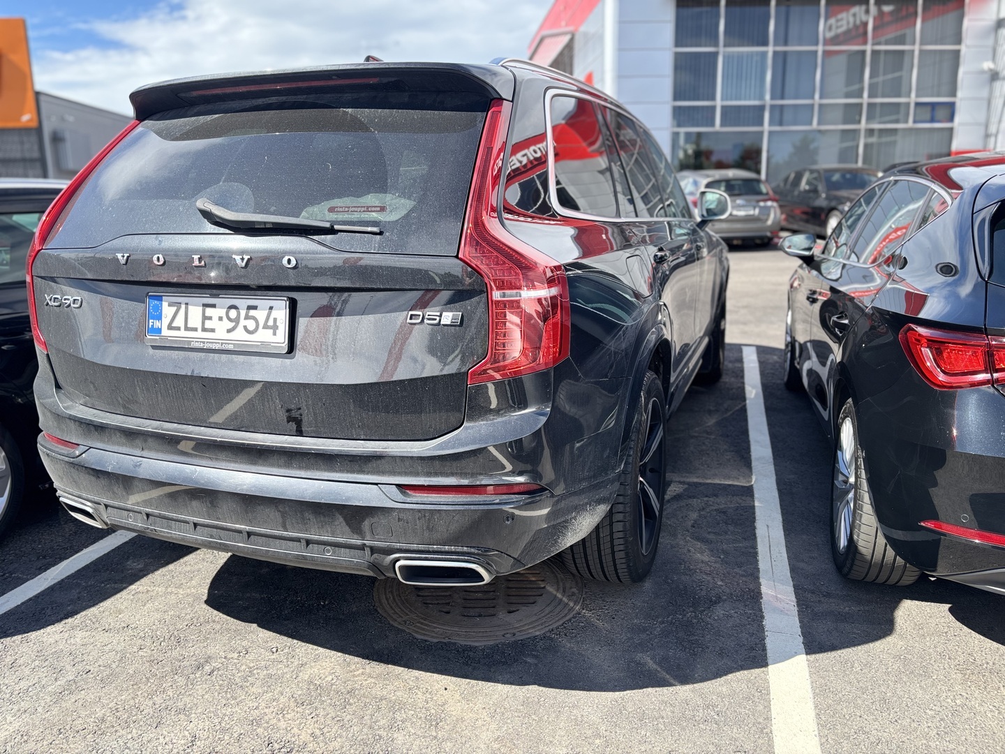 Volvo - XC90 - D5 AWD R-Design aut - Maastoauto