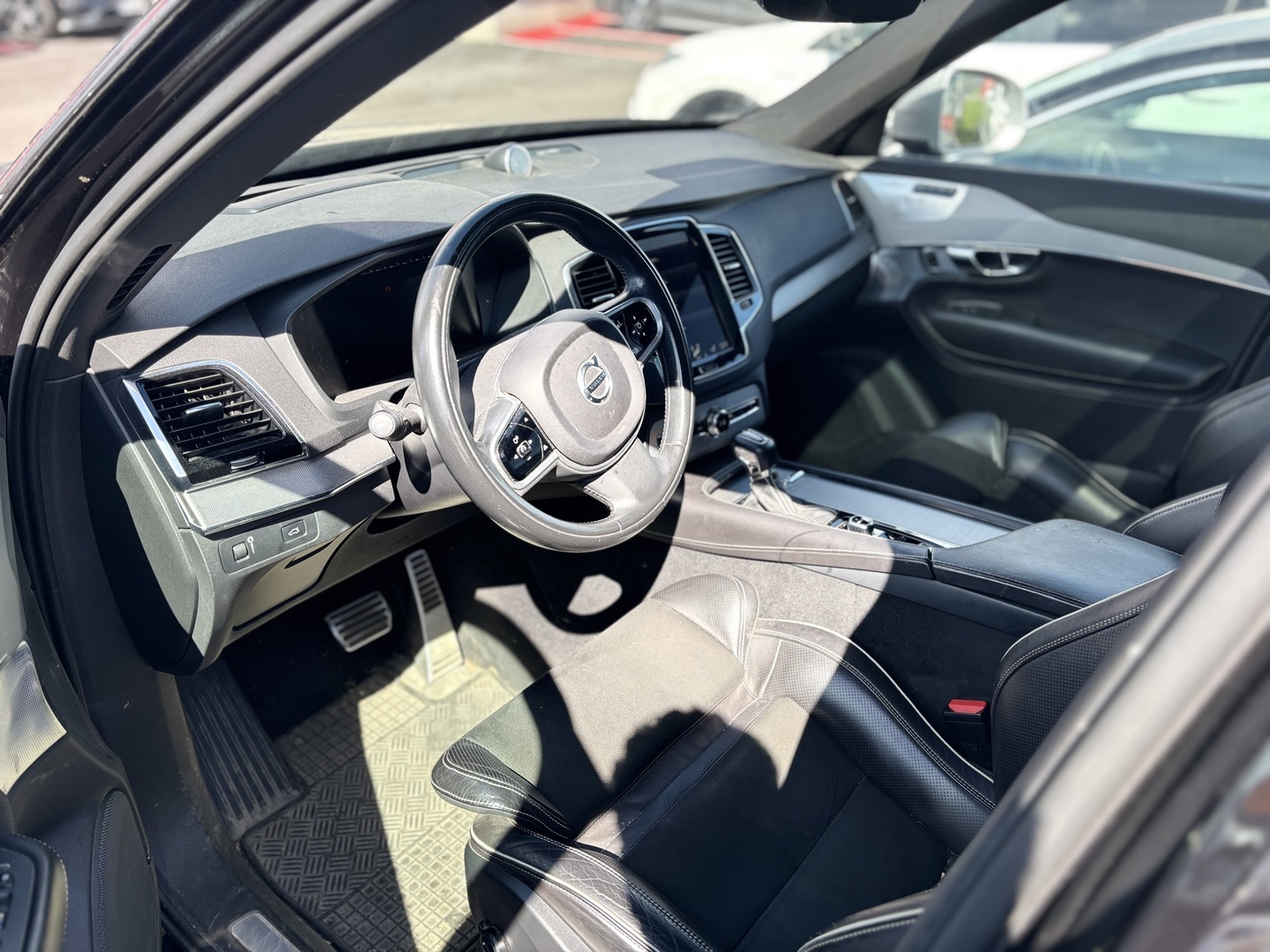 Volvo - XC90 - D5 AWD R-Design aut - Maastoauto