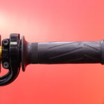 Yamaha - FZ1 - // Akrapovic / Huoltokirja / Teräspunos jarruletkut / USD / 3x laukut // - Moottoripyörä