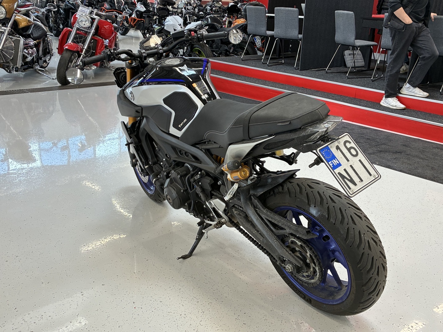 Yamaha - MT-09 - SP // Akrapovic kokoputkisto / Shifter / TCS / Suomi-Pyörä // - Moottoripyörä