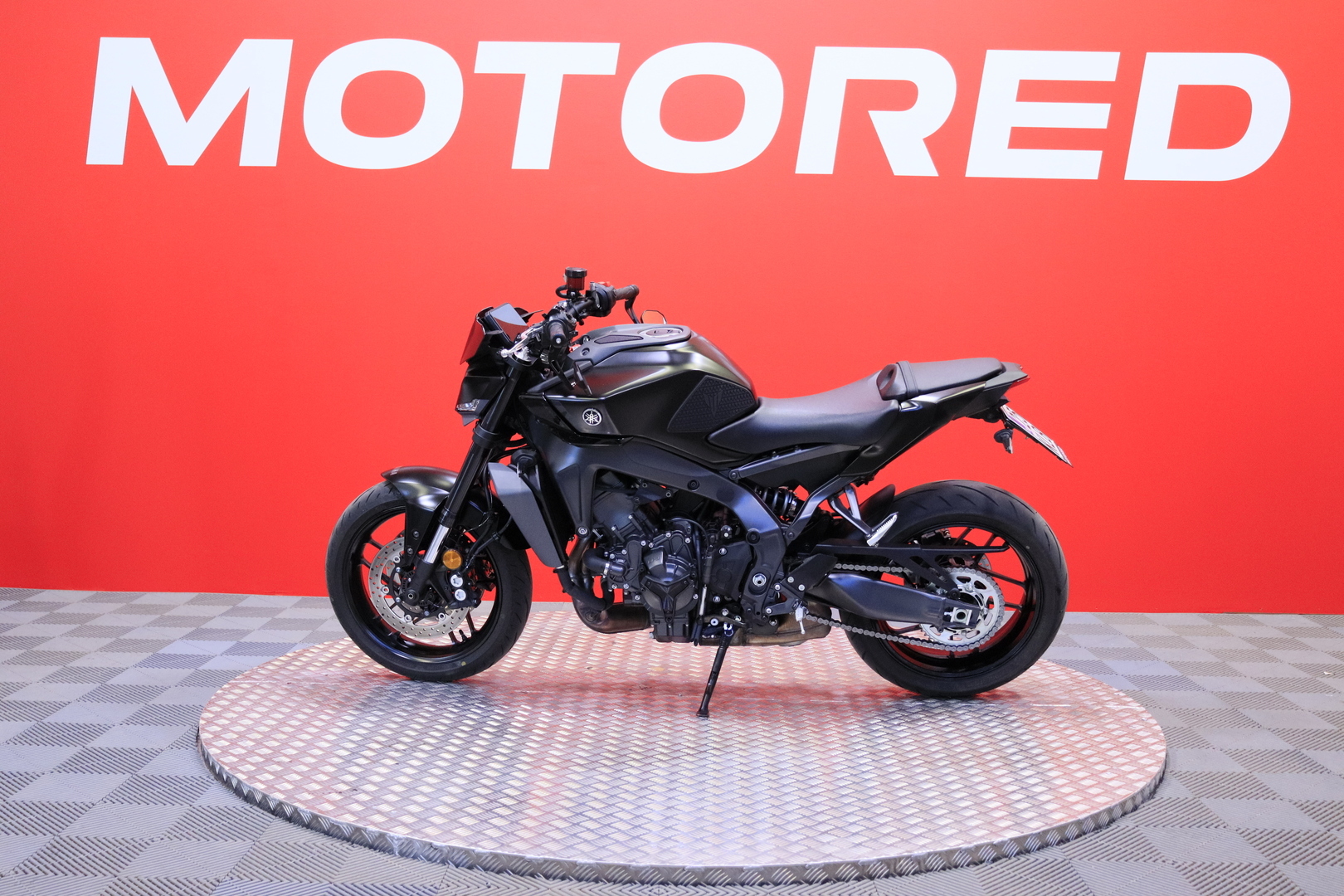 Yamaha - MT-09 - // Vaihtoehto Uudelle! / A2 / Tehdastakuu / Shifteri / Vakkari // - Moottoripyörä