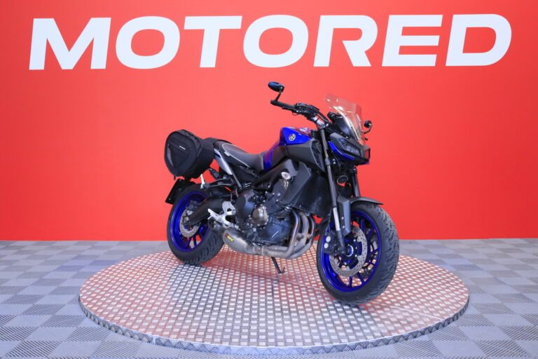 Yamaha - MT-09 - // Suomi-pyörä / K-tech iskari / Akrapovic Kokoputki / Laukut / Huoltokirja // - Moottoripyörä