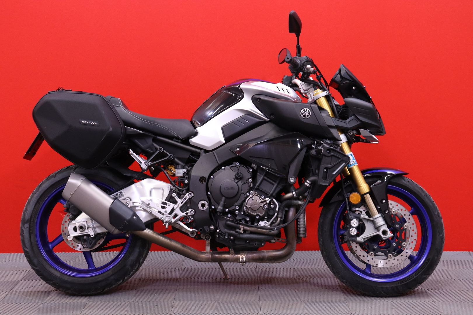 18-LHX - Yamaha MT-10 - Motored