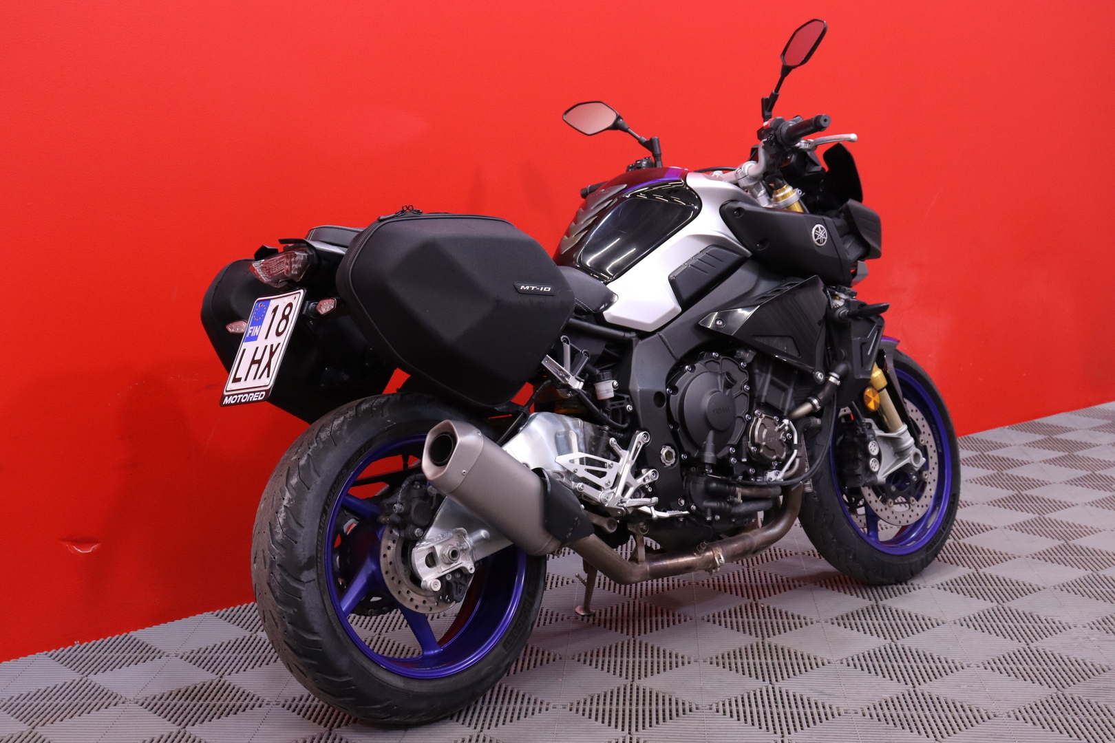Yamaha - MT-10 - SP // Suomi-pyörä / Öhlins / Laukut // - Moottoripyörä