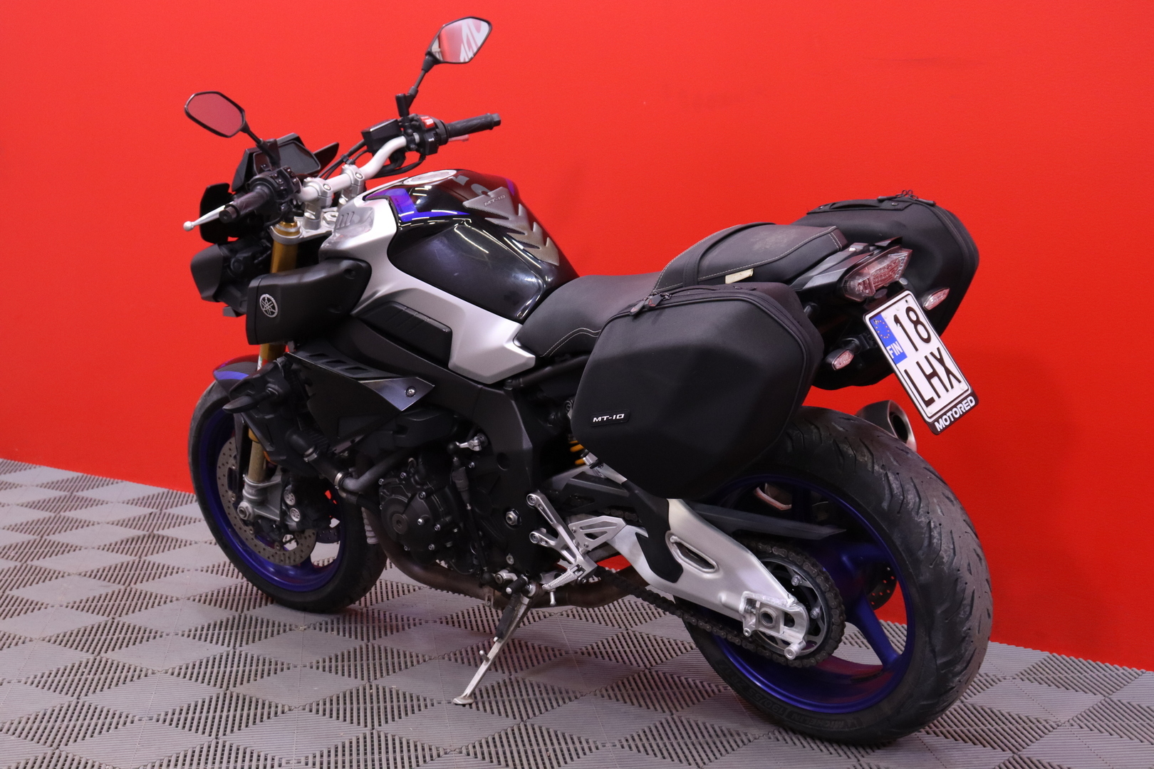 Yamaha - MT-10 - SP // Suomi-pyörä / Öhlins / Laukut // - Moottoripyörä