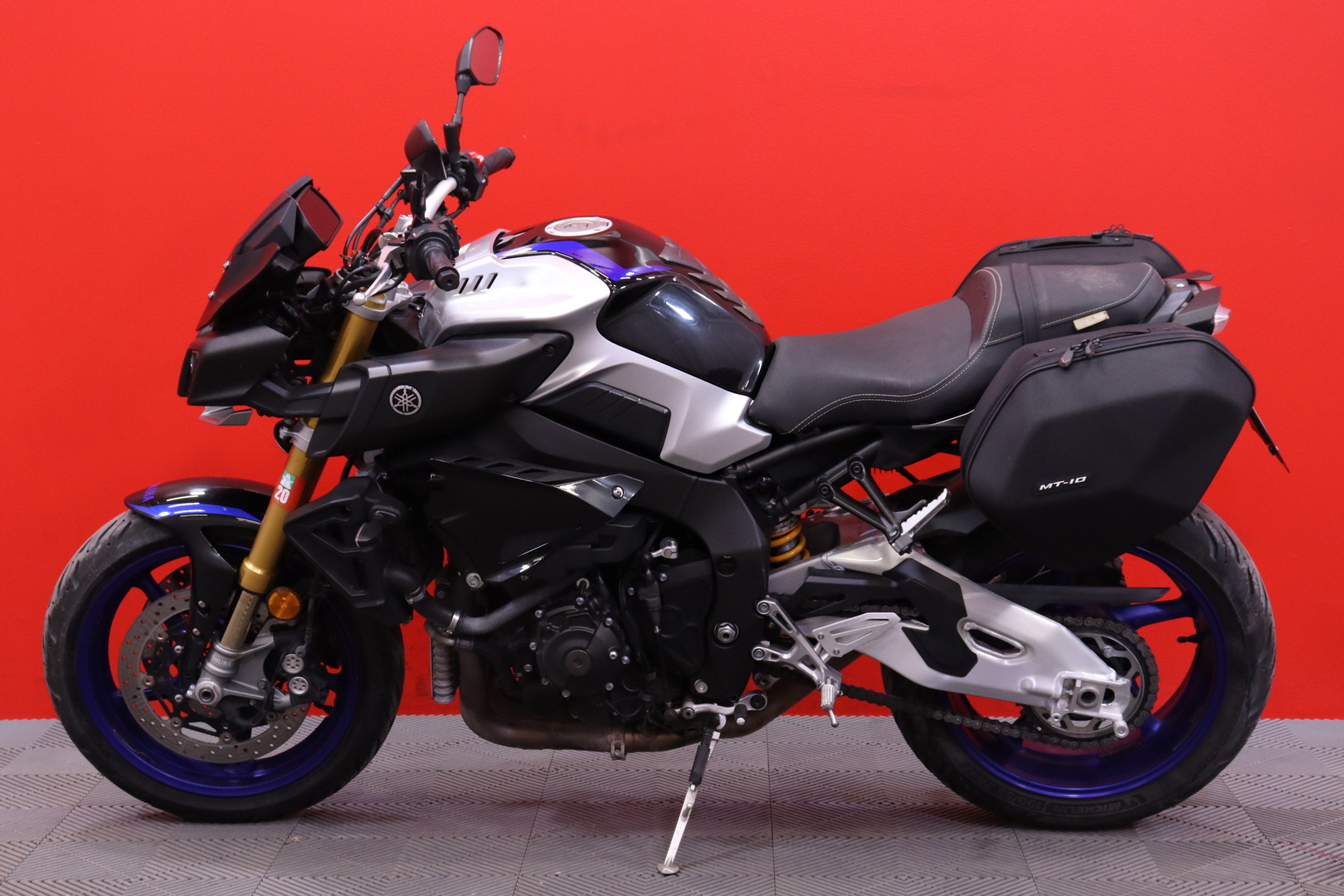 Yamaha - MT-10 - SP // Suomi-pyörä / Öhlins / Laukut // - Moottoripyörä