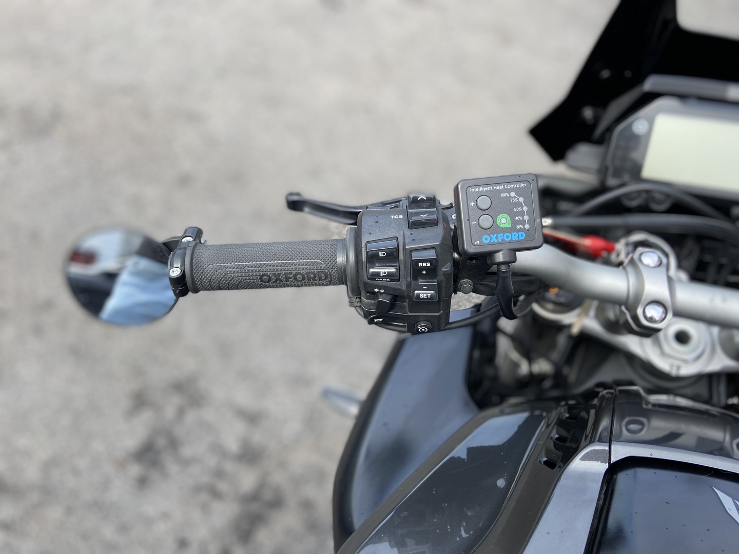Yamaha - MT-10 - // Acrapovic / Shifteri / Huoltokirja / TCS / Vakkari // - Moottoripyörä