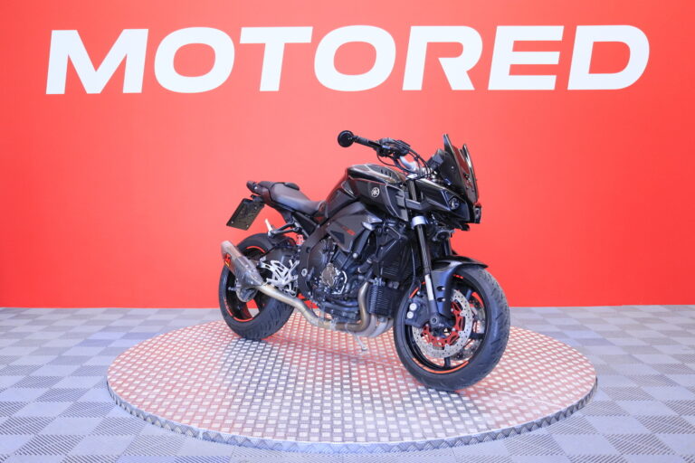 Yamaha - MT-10 - // Acrapovic / Shifteri / Huoltokirja / TCS / Vakkari // - Moottoripyörä
