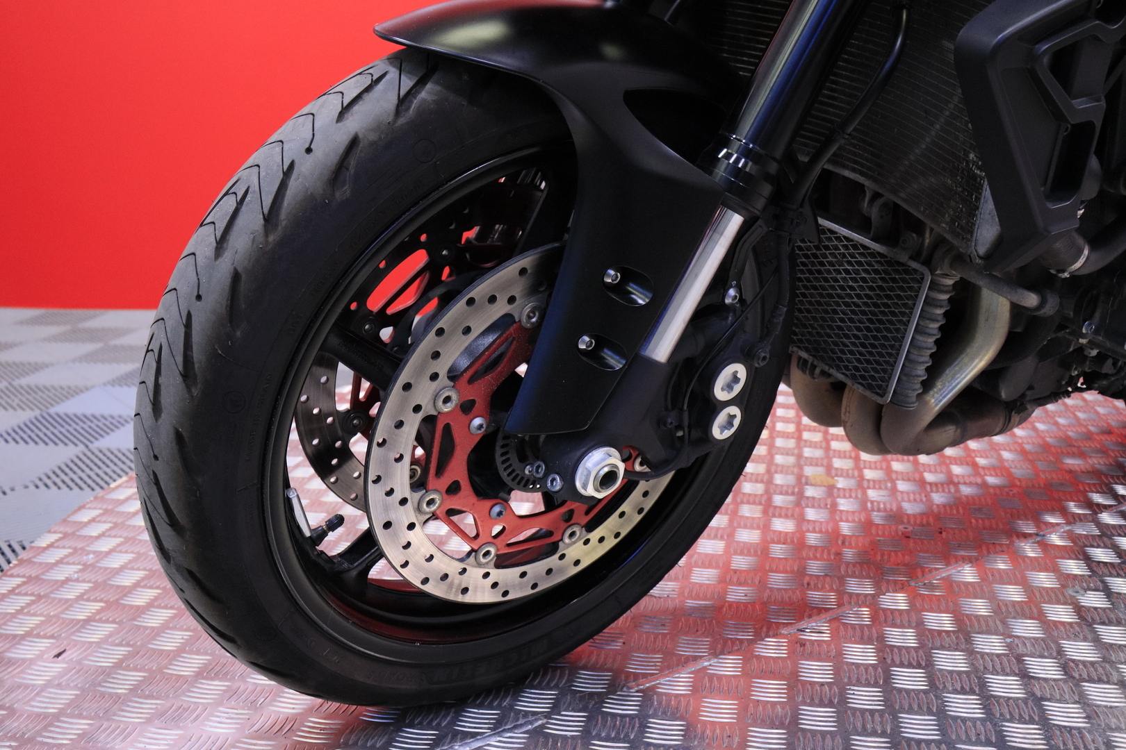 Yamaha - MT-10 - // Akrapovic / Shifter / Vakkari / Laukut // - Moottoripyörä