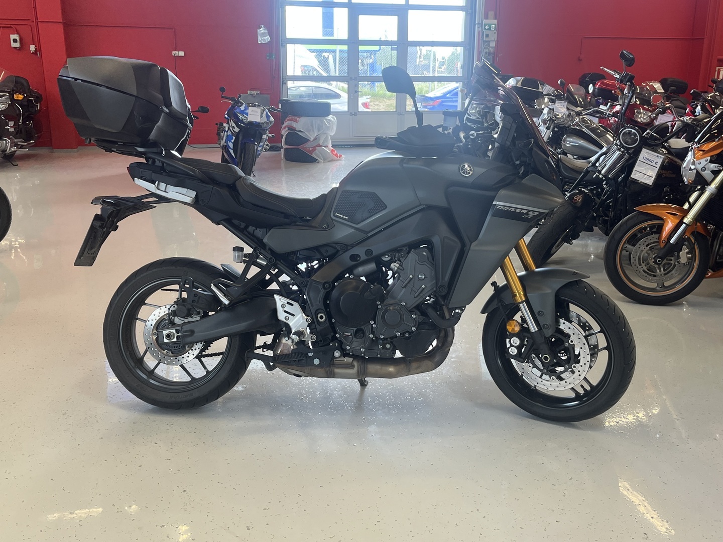 Yamaha - TRACER - 900GT // JUURI SAAPUNUT / Vakkari / Ajo-modet / Juuri Huollettu / 3x laukut // - Moottoripyörä