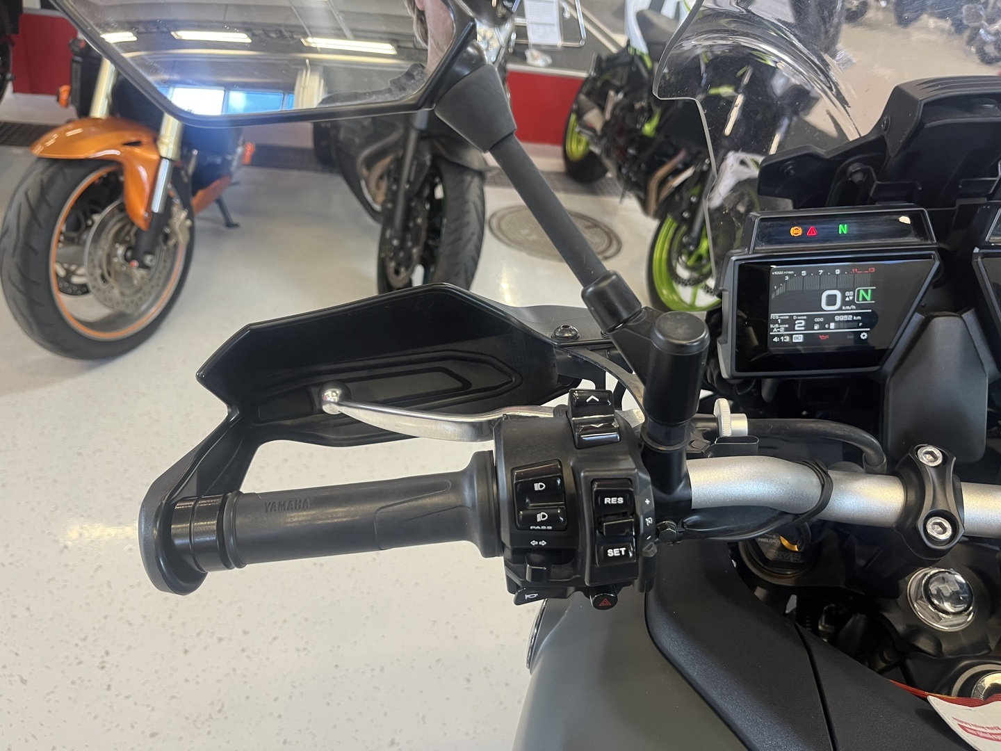Yamaha - TRACER - 900GT // JUURI SAAPUNUT / Vakkari / Ajo-modet / Juuri Huollettu / 3x laukut // - Moottoripyörä