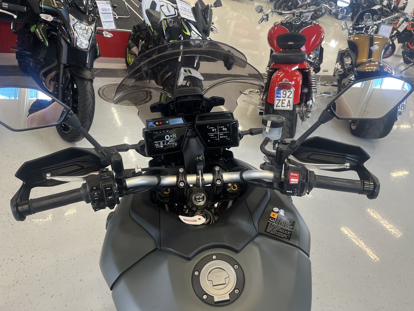Yamaha - TRACER - 900GT // JUURI SAAPUNUT / Vakkari / Ajo-modet / Juuri Huollettu / 3x laukut // - Moottoripyörä