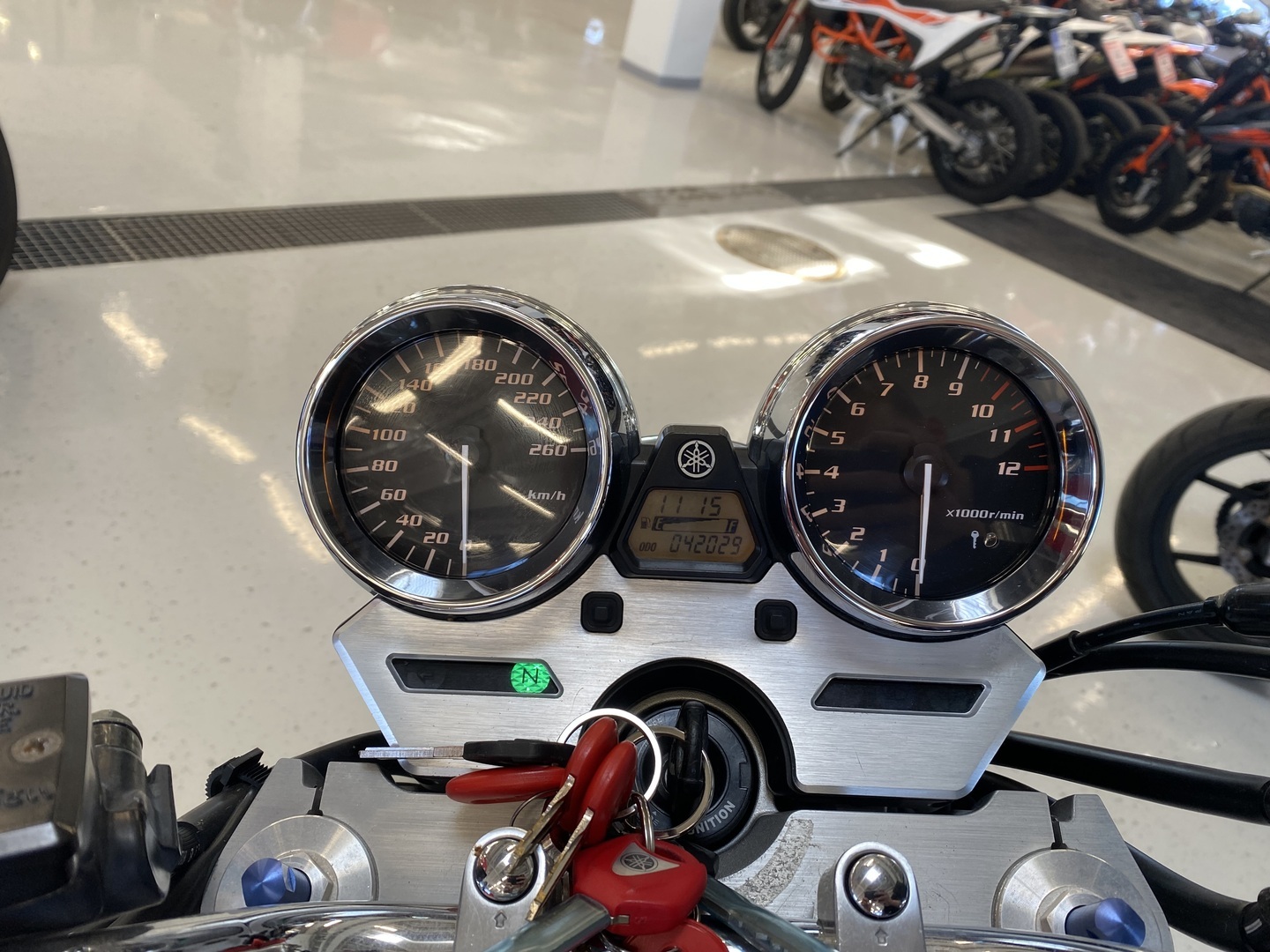 Yamaha - XJR - 1300 // Juuri saapunut! / 3x Laukut / Öhlins / Suomi-Pyörä // - Moottoripyörä