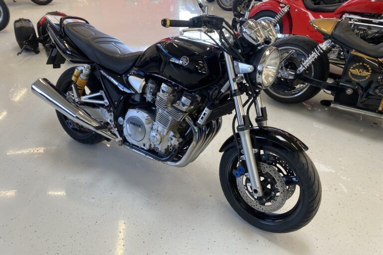 Yamaha - XJR - 1300 // Juuri saapunut! / 3x Laukut / Öhlins / Suomi-Pyörä // - Moottoripyörä