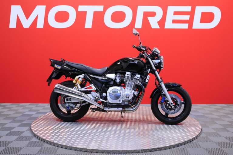 Yamaha XJR