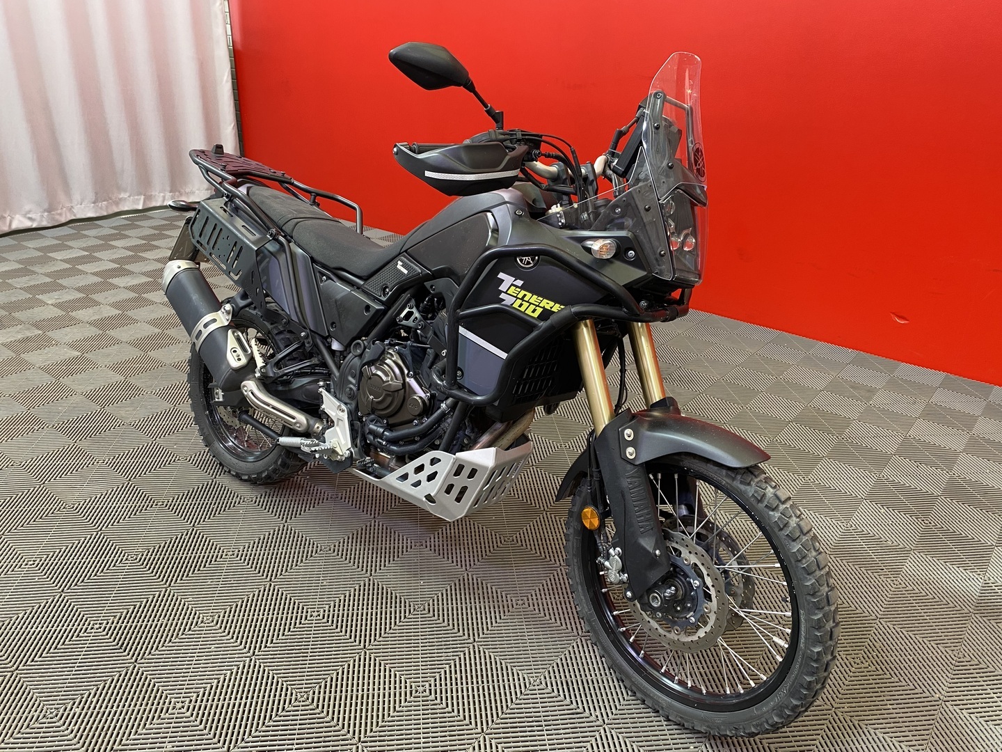 Yamaha - XTZ - 700 Tenere - Moottoripyörä