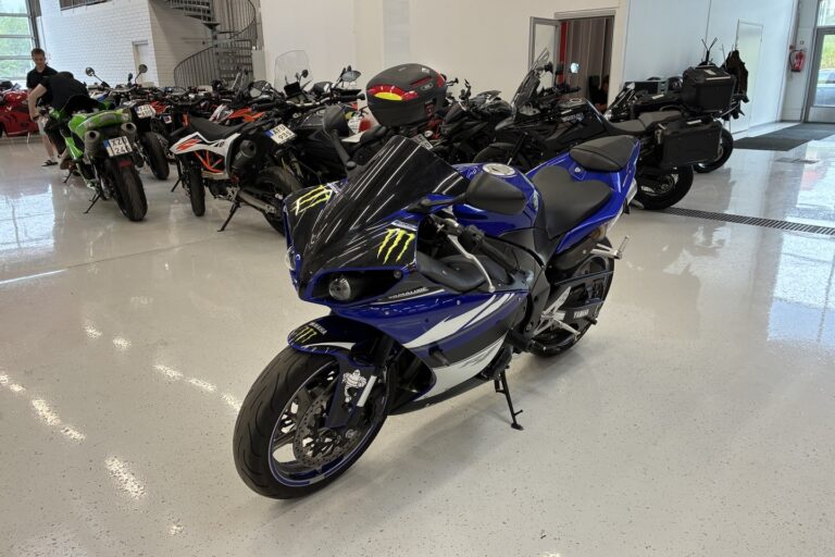 Yamaha YZF-R1