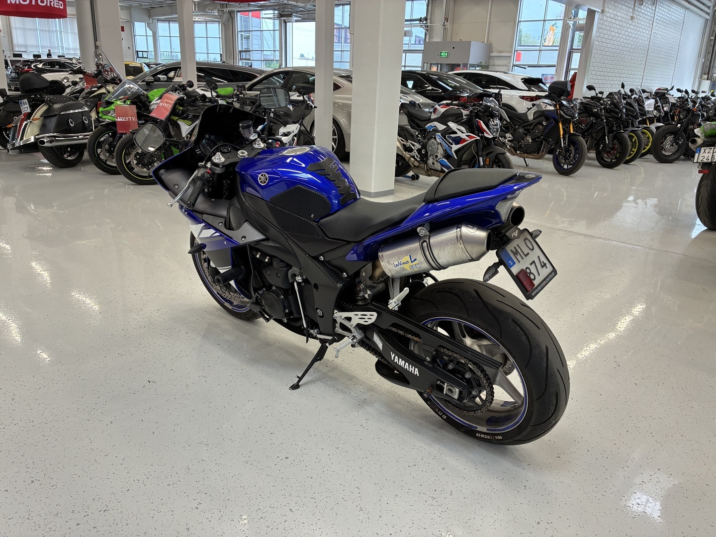 Yamaha - YZF-R1 - // Juuri saapunut! / Leovince / Kaatumatapit // - Moottoripyörä