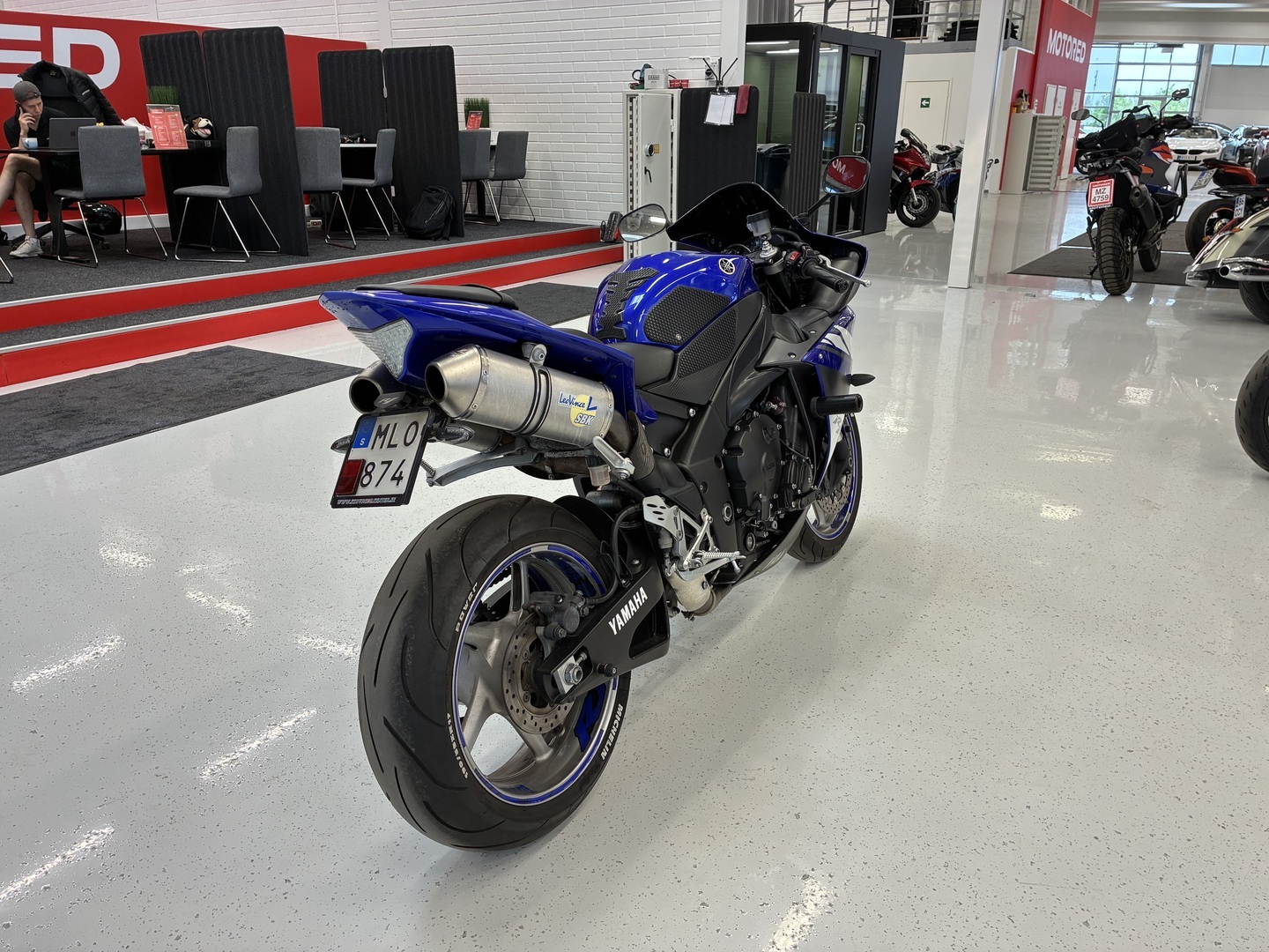 Yamaha - YZF-R1 - // Juuri saapunut! / Leovince / Kaatumatapit // - Moottoripyörä