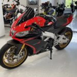 Aprilia - RSV4 - // Akrapovic / Öhlins / Rizoma / Shifteri / Juuri saapunut // - Moottoripyörä